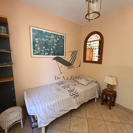 L'amandiers En Fleurs - Situee A Deux Minutes Des Plages *