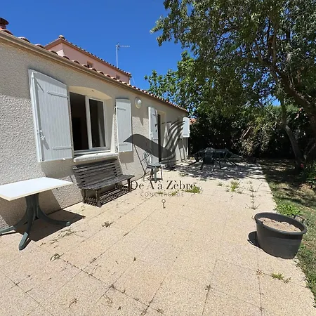 L'amandiers En Fleurs - Situee A Deux Minutes Des Plages *